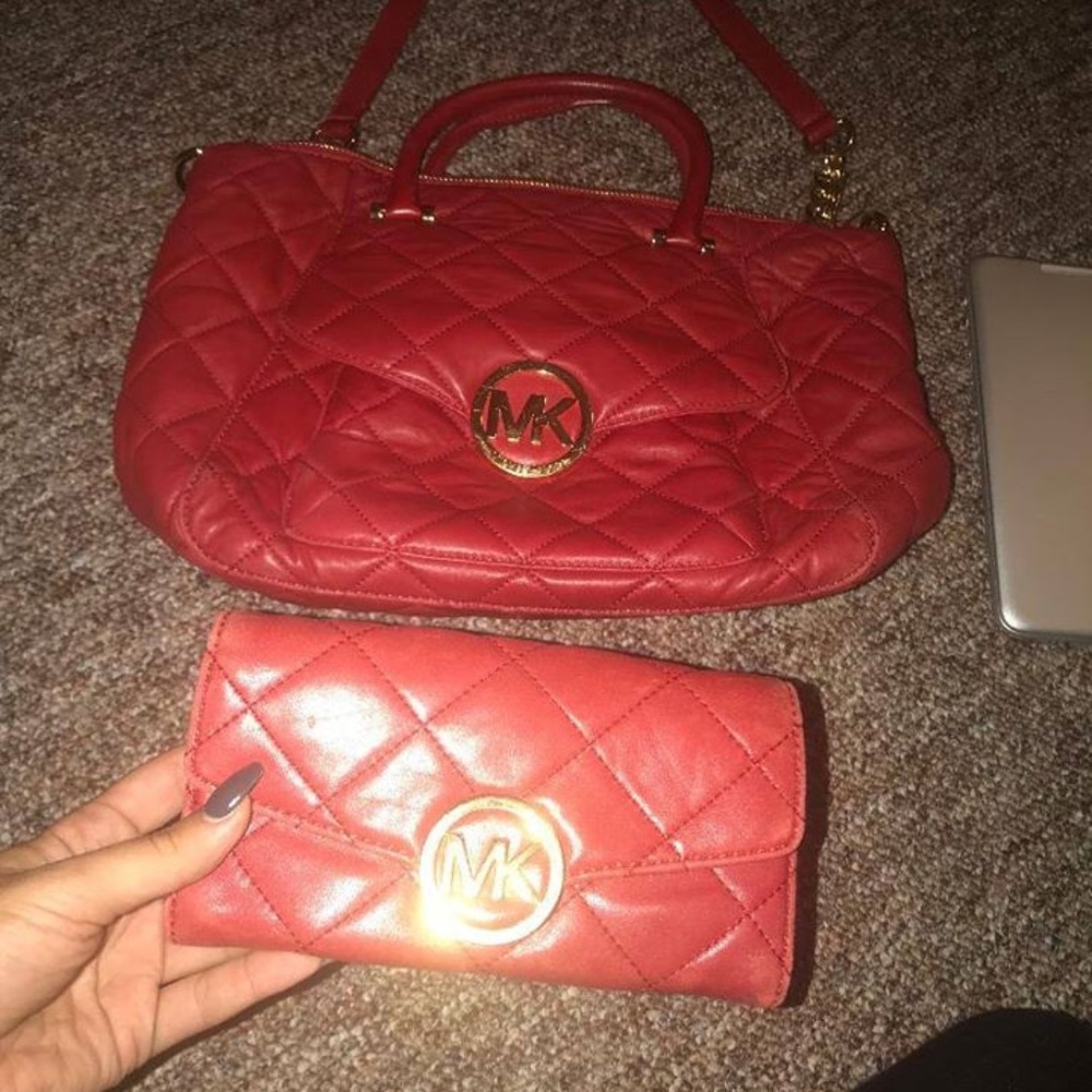MICHAEL KORS - AUTHENTIC RED QUILTED IN LARGE